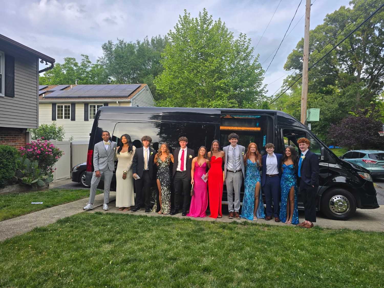 Bayside Limousines wedding shuttle outside Gramercy Mansion in Stevenson, Maryland ready for guest transportation